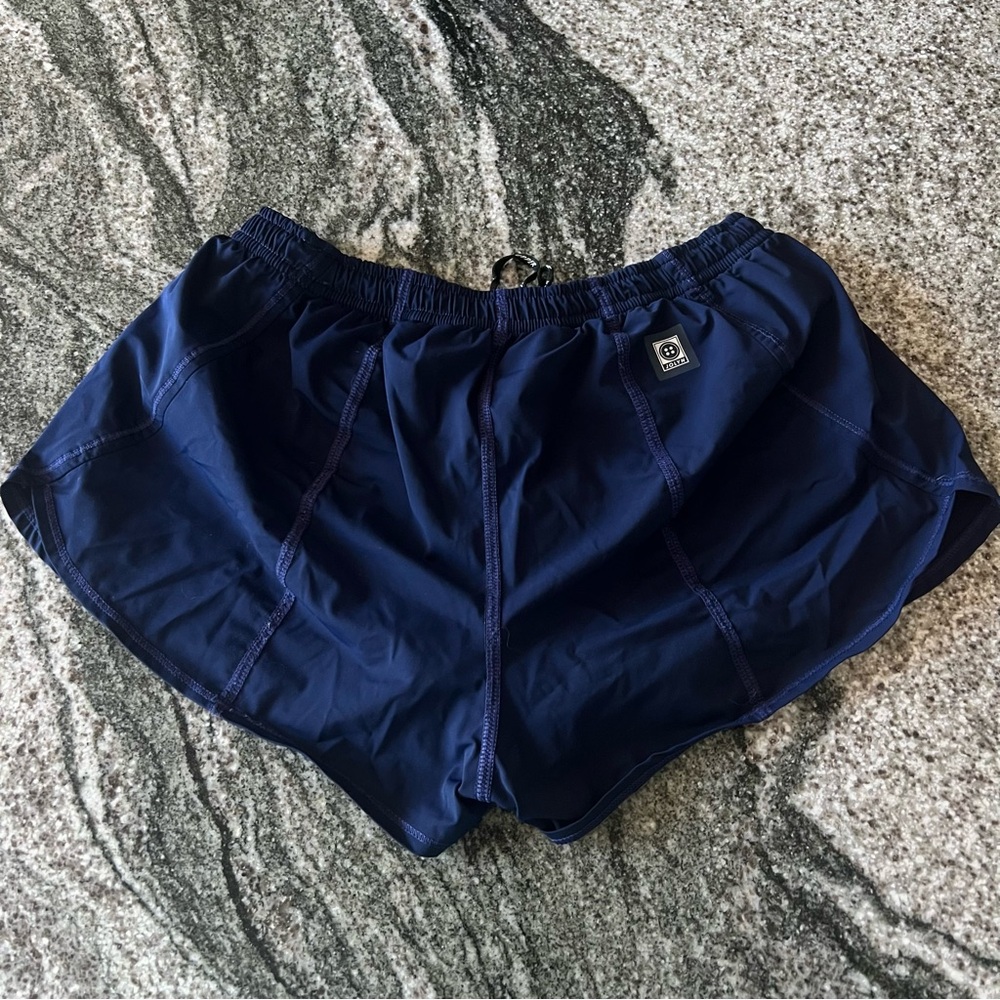 JOLYN Doyle Shorts in Navy Blue in Medium🫐
